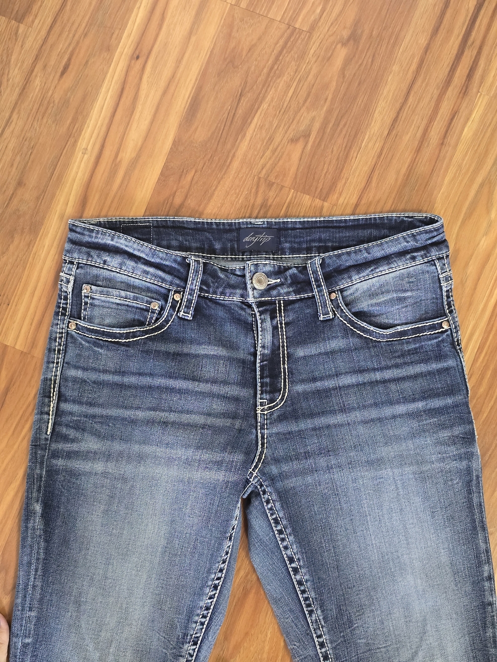 Daytrip Mid Wash Cropped Boyfriend Jeans - Picture 2 of 5